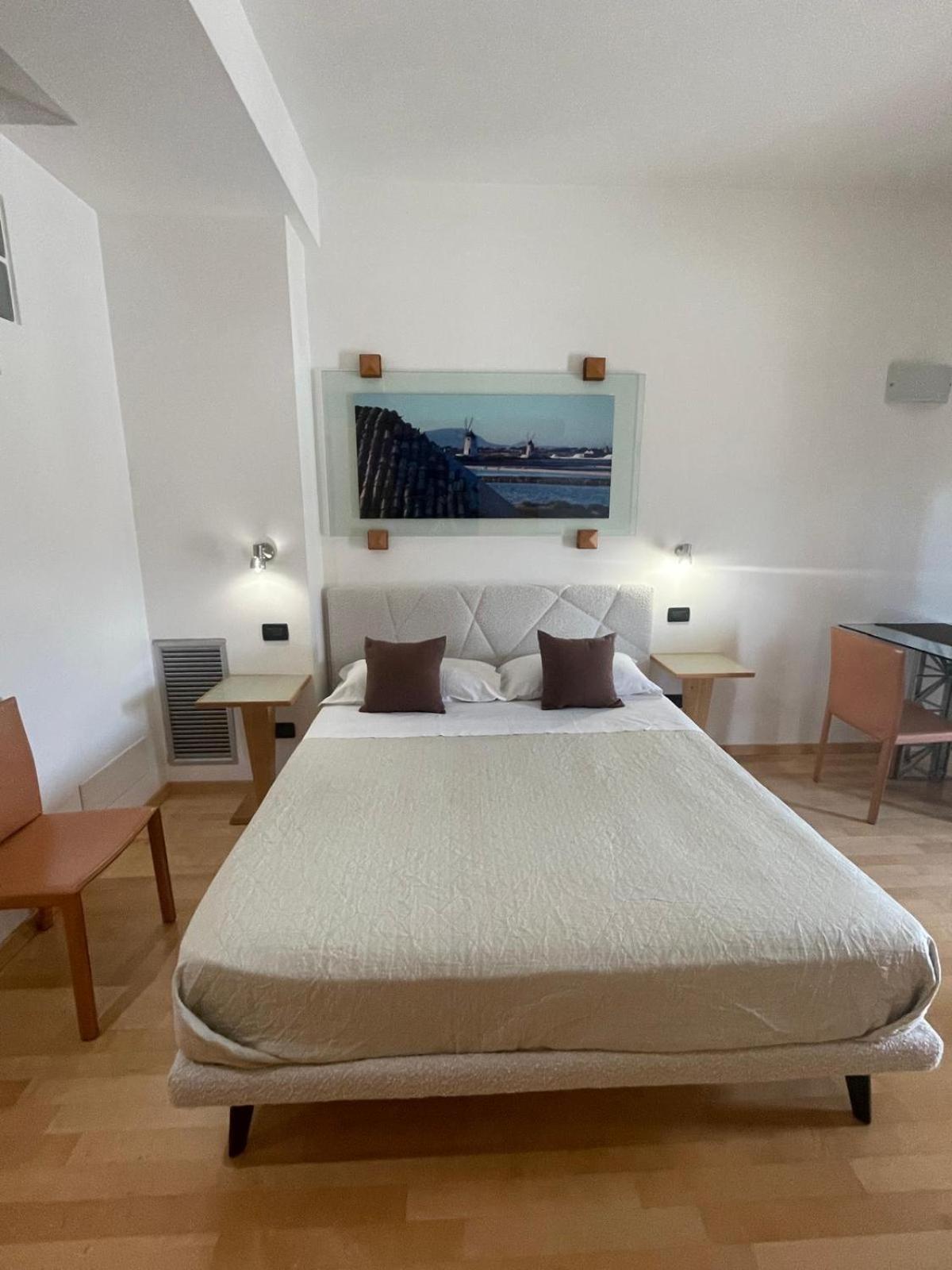 Garibaldi Citta' Apartment Trapani Bagian luar foto